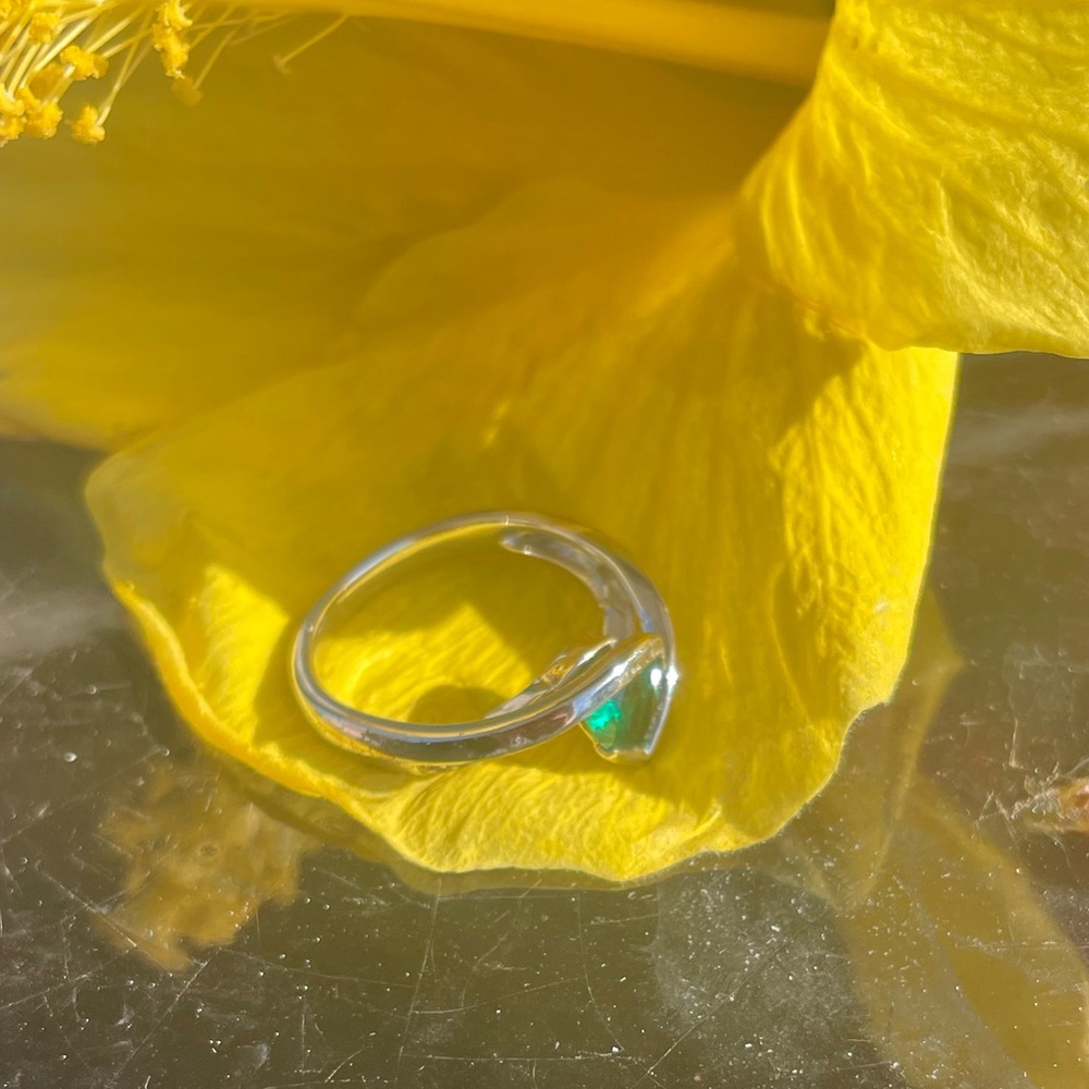 Emerald Ring - Picture 2 of 11